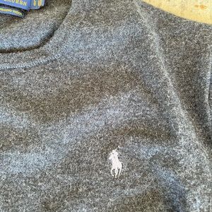 Polo merino wool pullover.